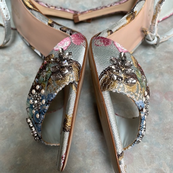 Aldo brocade sandals (sz 7.5) - Picture 12 of 12